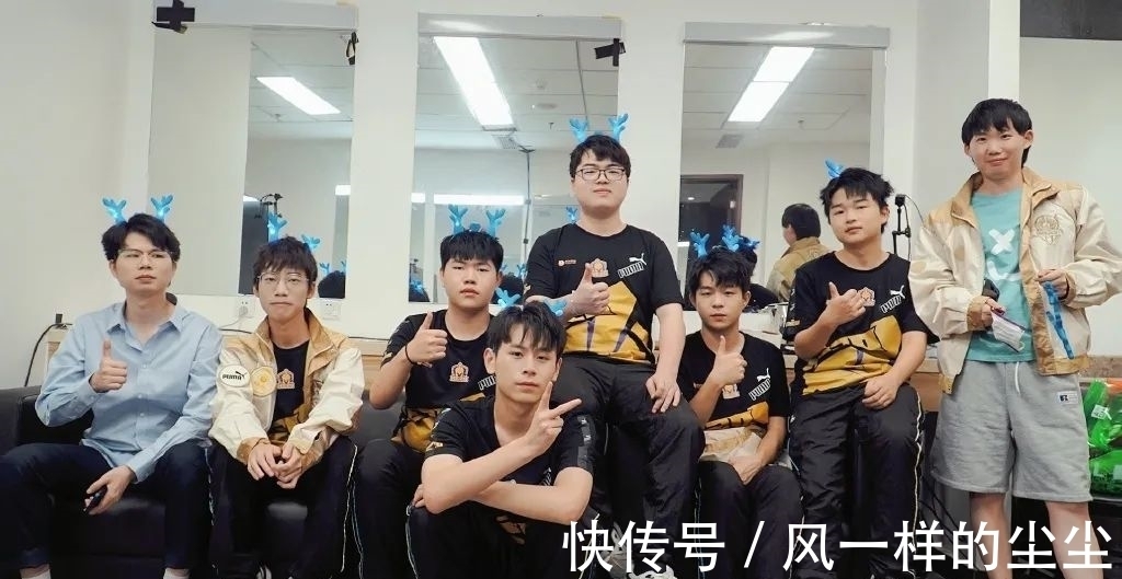 方面表现得 方面表现得