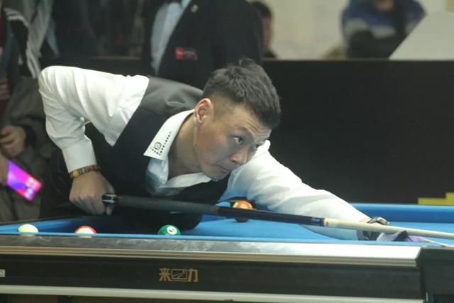 前进攻的球 前进攻的球