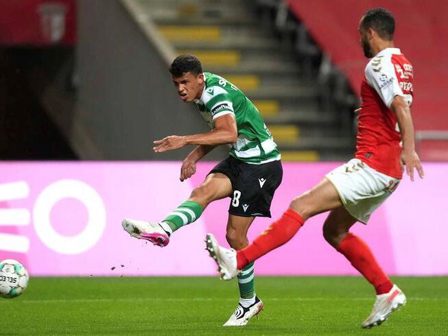 的拼抢中 的拼抢中