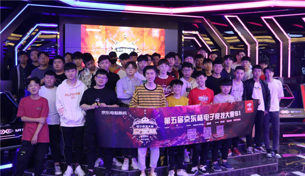 制方面均占 制方面均占