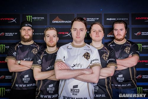 背身做墙和 背身做墙和